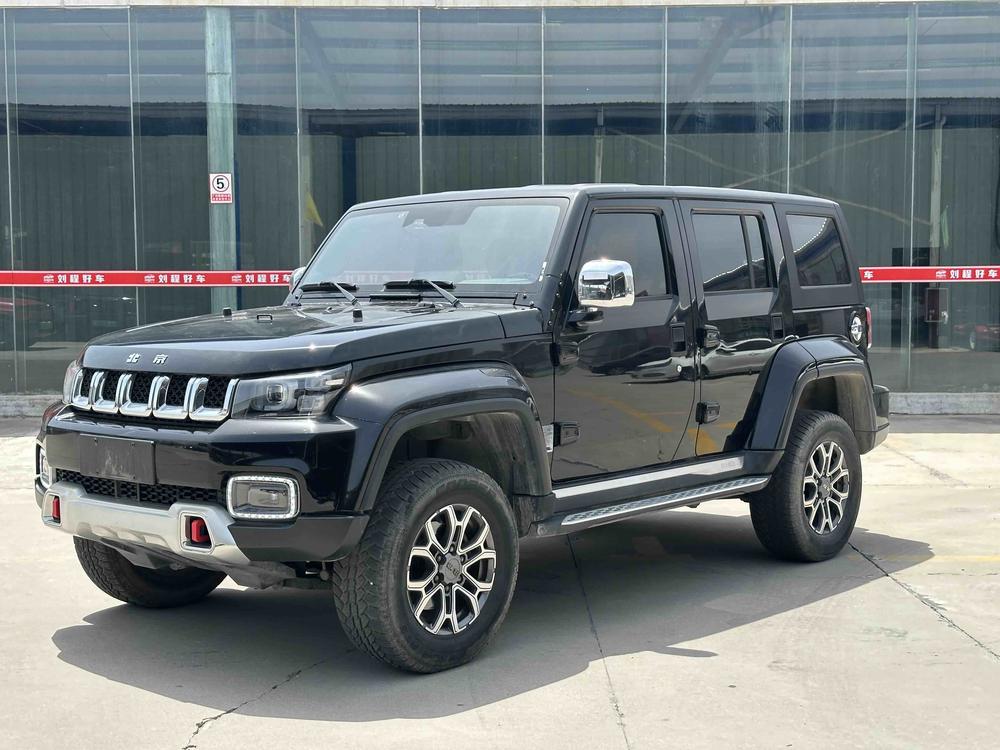 BAIC_Motor Beijing off-road BJ40 2023 2.0T automatic four-wheel drive city hunter version knight type