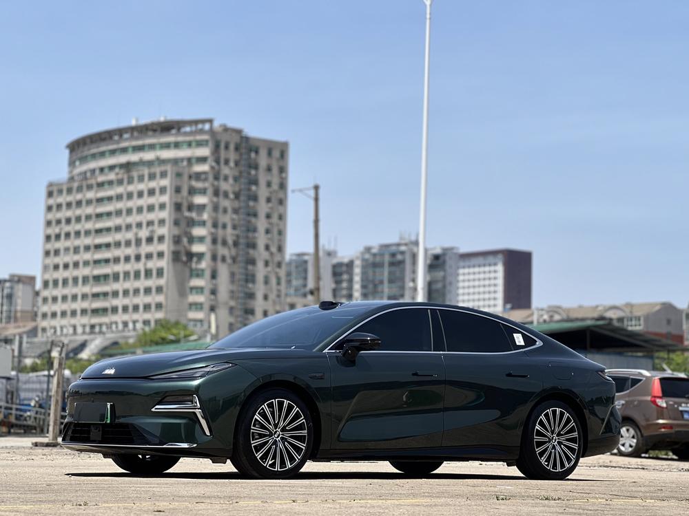 Geely Galaxy Star 8 PHEV 2025 model 130km EM-P starship version