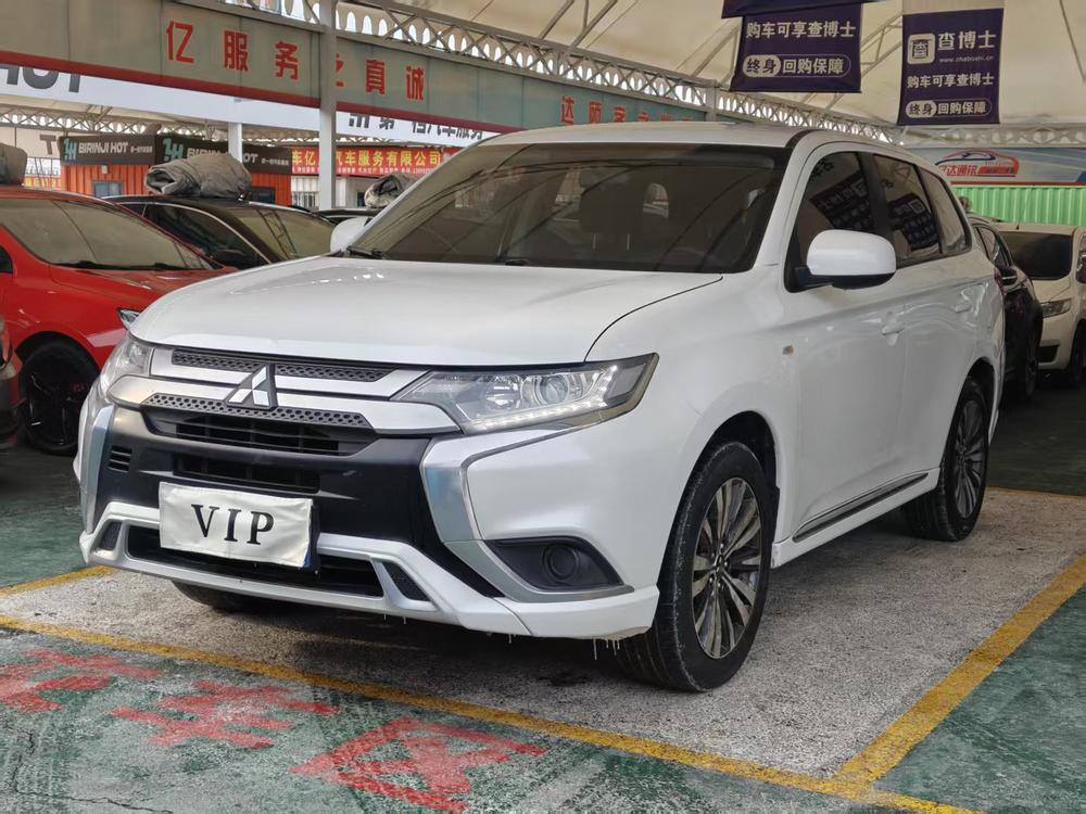 Mitsubishi Outlander 2021 facelift 2.0L 2WD smooth version 5 seats
