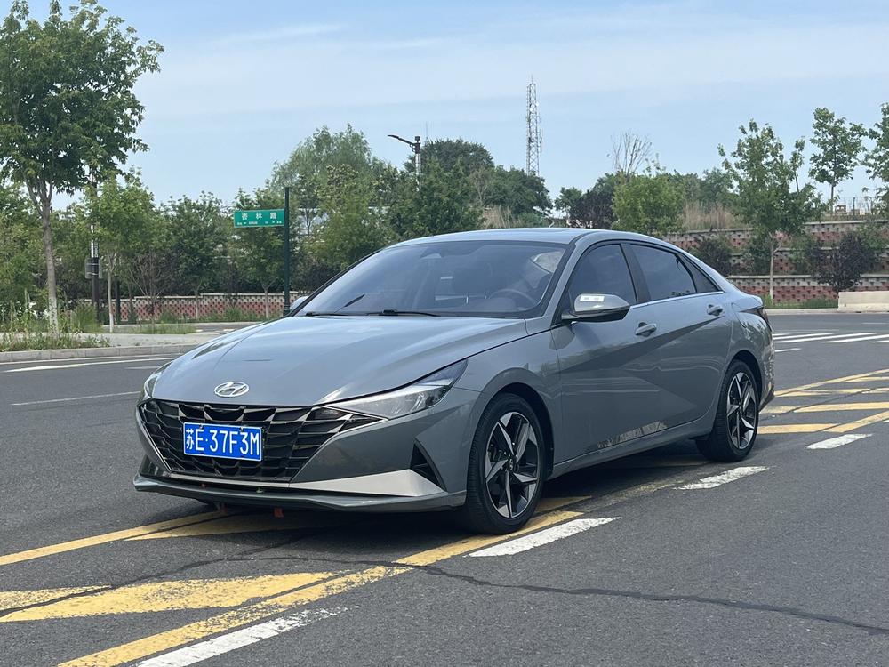 Hyundai Elantra 2022 1.5L CVT LUX Premium Edition