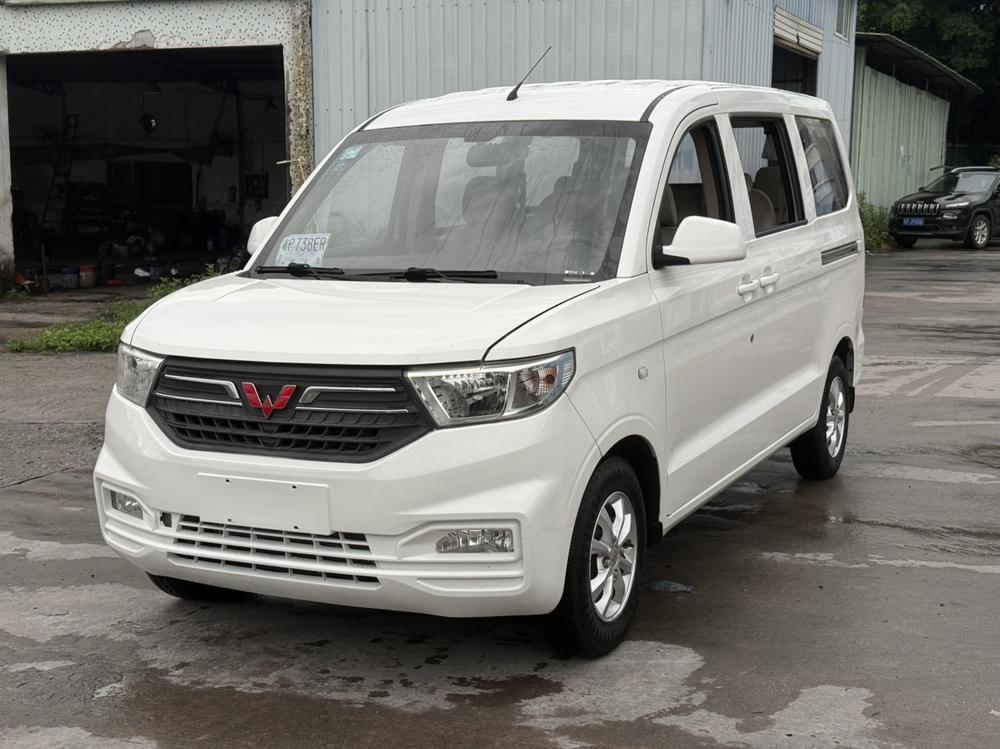 Wuling Wuling Hongguang V 2019 1.5L standard model National VI LAR