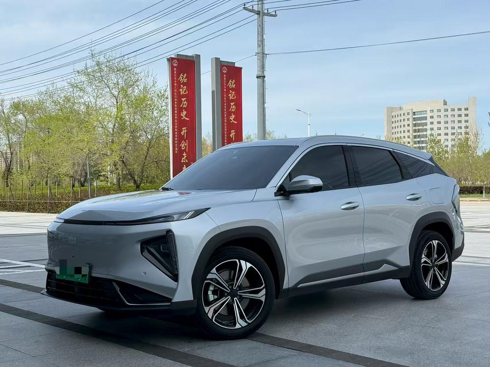 Geely Galaxy L7 2025 1.5L EM-i 115km Discovery Edition