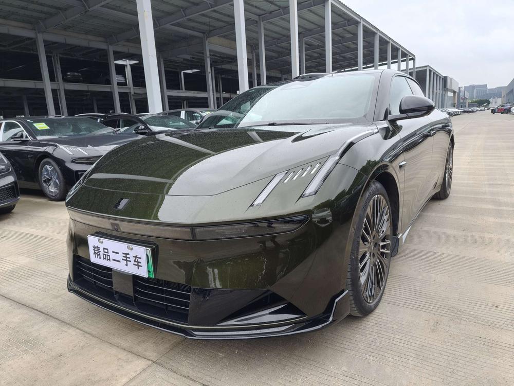 Lynk_&_Co Lynk & Co 10 EM-P 2025 240 four-wheel drive Ultra sports version