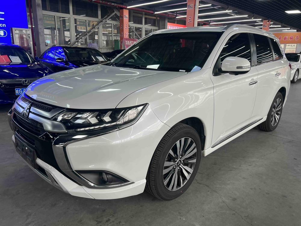 Mitsubishi Outlander 2021 2.4L four-wheel drive exclusive version 7 seats
