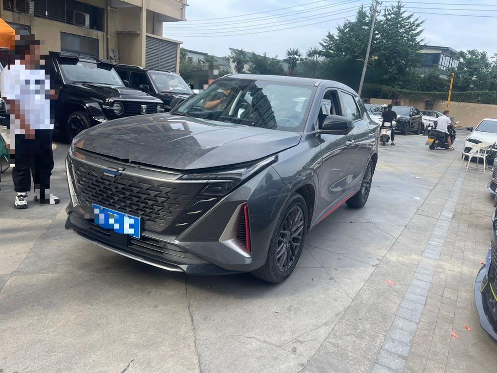 Changan Changan Auchan Z6 2022 Blue Whale 1.5T DCT smart model