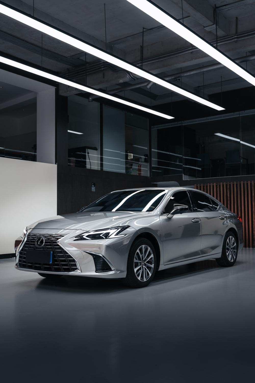 Lexus Lexus ES 2025 200 Premium Edition