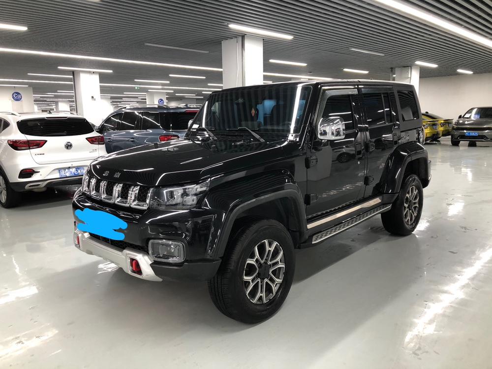 BAIC_Motor Beijing off-road BJ40 2023 2.0T automatic four-wheel drive city hunter version knight type