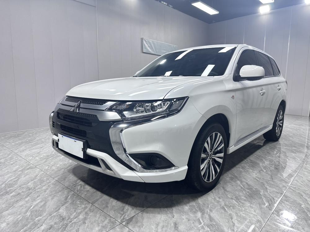 Mitsubishi Outlander 2021 facelift 2.0L 2WD smooth version 5 seats