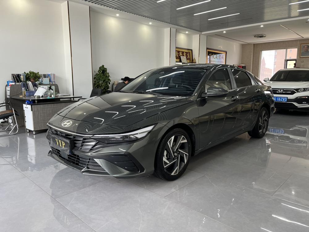 Hyundai Elantra 2023 1.5L CVT LUX Premium Edition