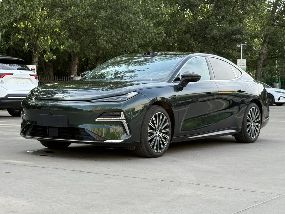 Geely Galaxy Star 8 PHEV 2025 model 130km EM-P starship version
