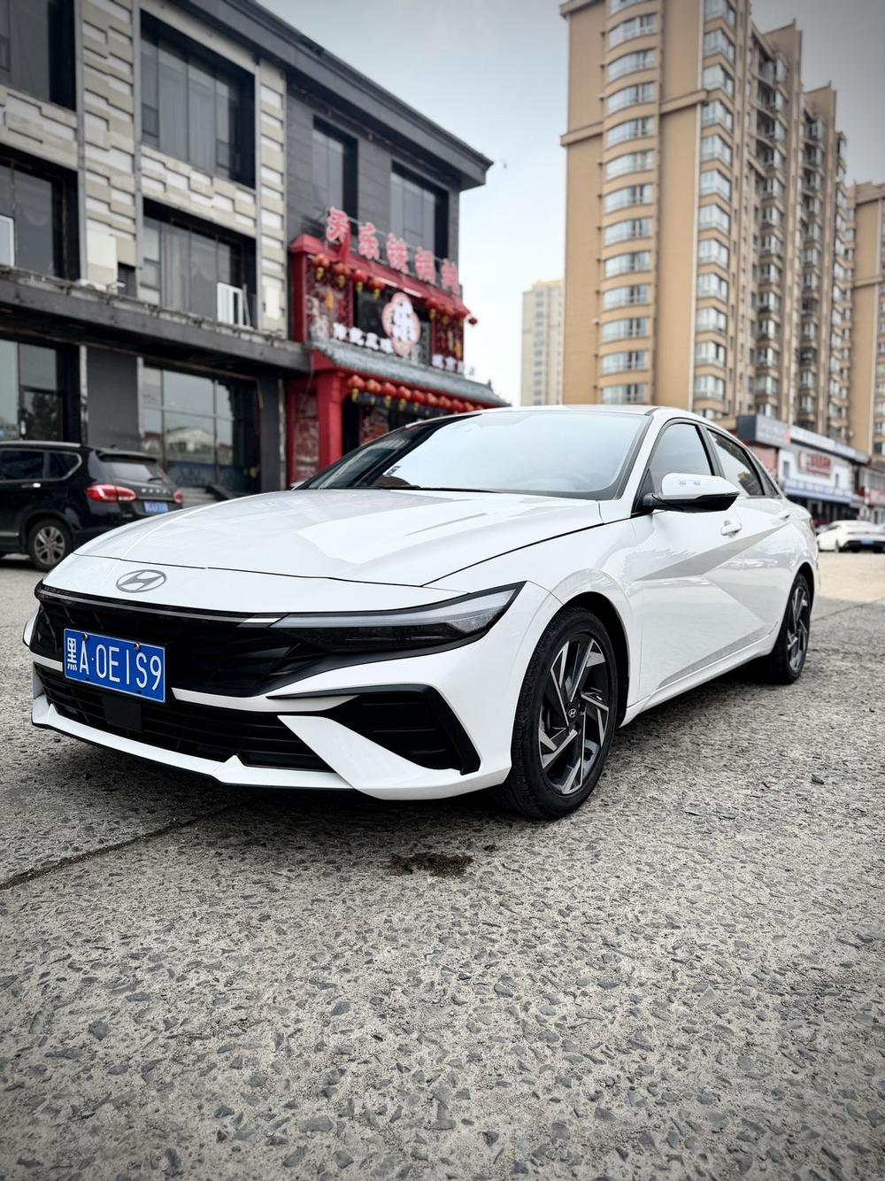 Hyundai Elantra 2023 1.5L CVT LUX Premium Edition