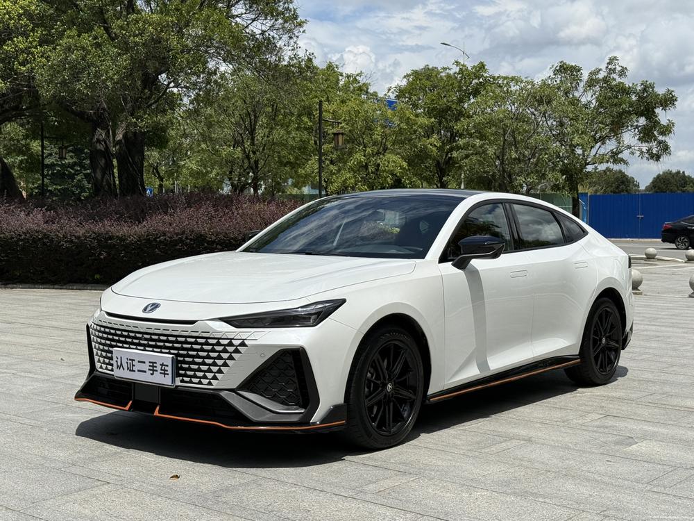 Changan Changan UNI-V 2023 2.0T sharp version