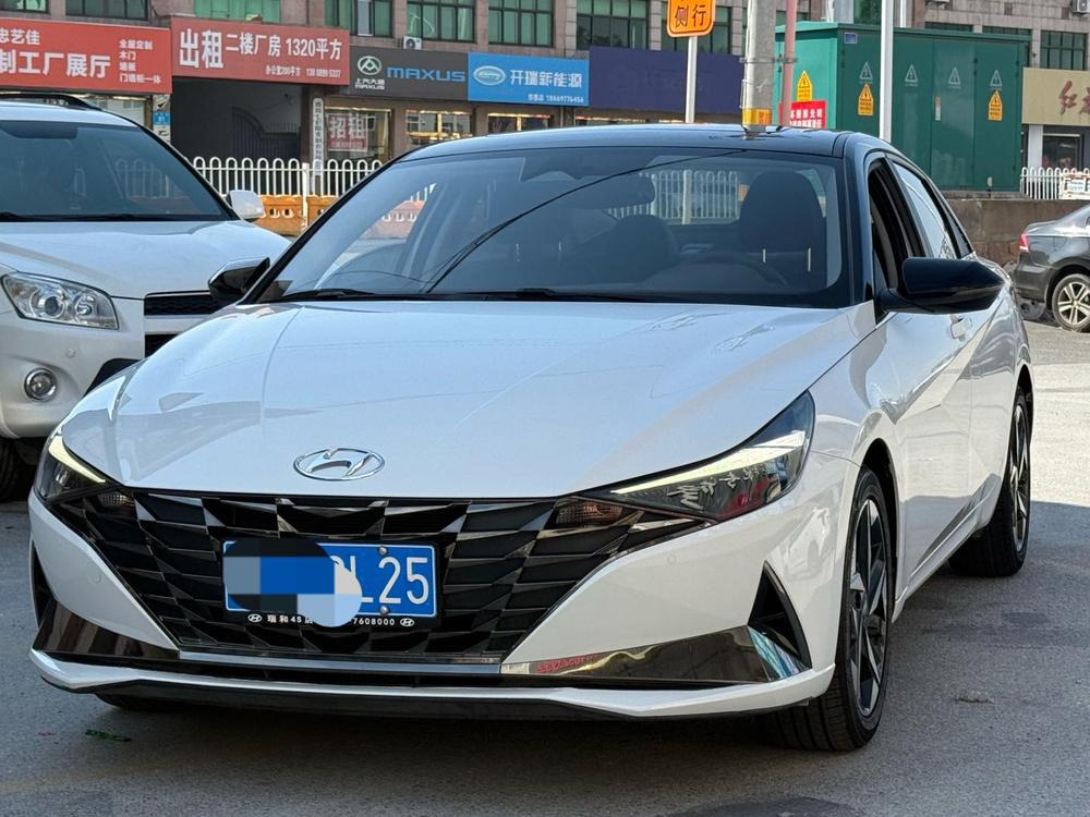 Hyundai Elantra 2022 1.5L CVT LUX Premium Edition
