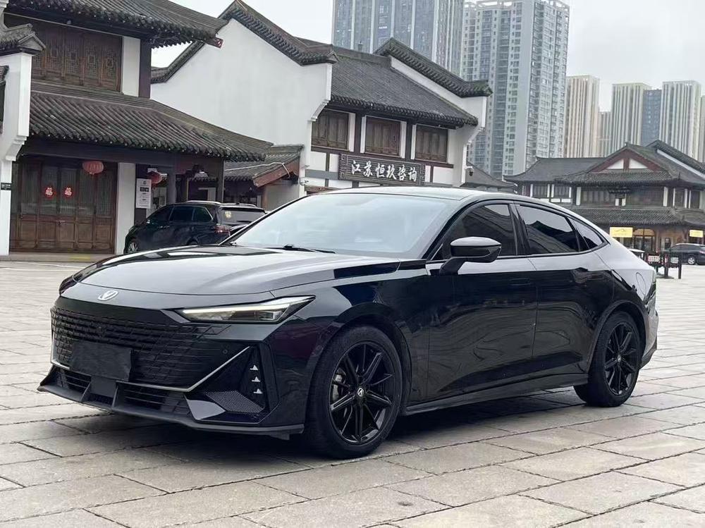 Changan Changan UNI-V 2022 1.5T premium model