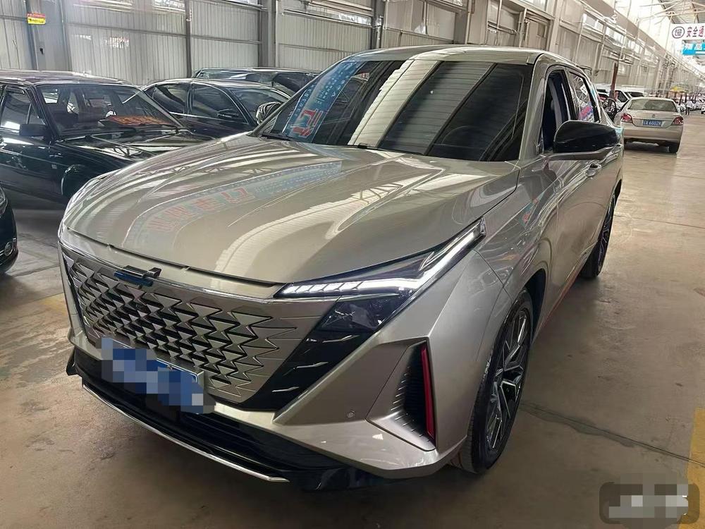 Changan Changan Auchan Z6 2022 Blue Whale 1.5T DCT smart collar model