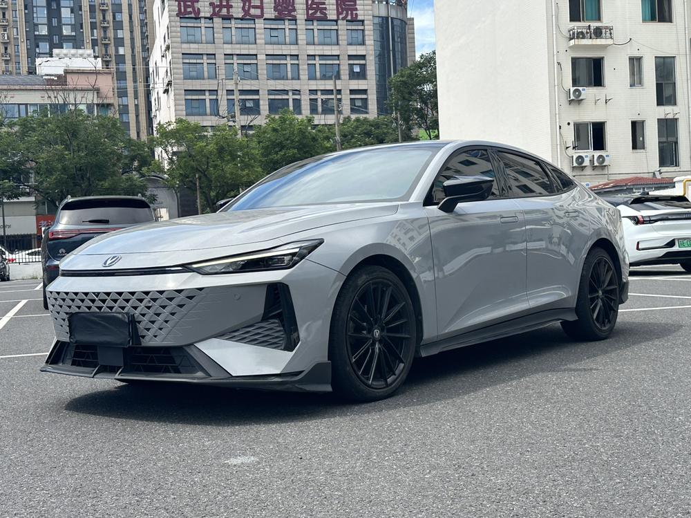 Changan Changan UNI-V 2024 1.5T exclusive model