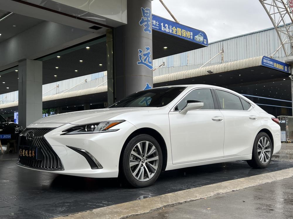 Lexus Lexus ES 2020 200 Luxury Edition National VI
