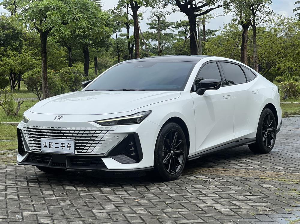 Changan Changan UNI-V 2023 1.5T premium model