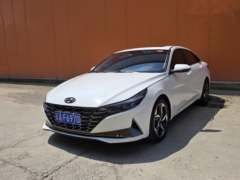 Hyundai Elantra 2022 1.5L CVT LUX Premium Edition