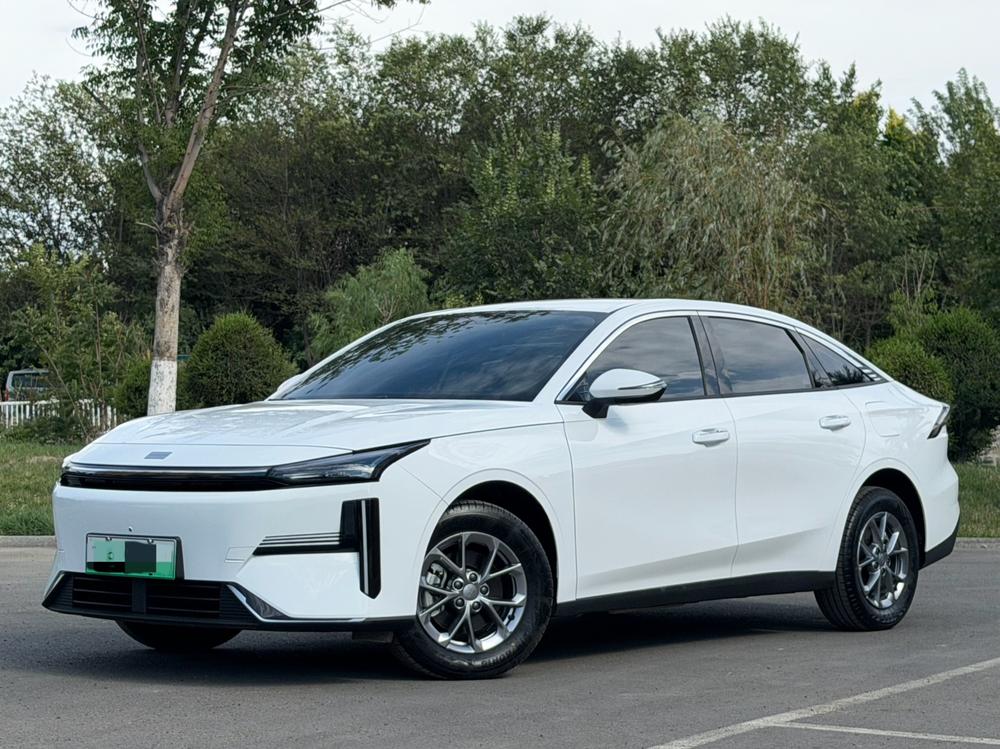 Geely Galaxy L6 2025 1.5 EM-i DHT 60KM Sailing Edition