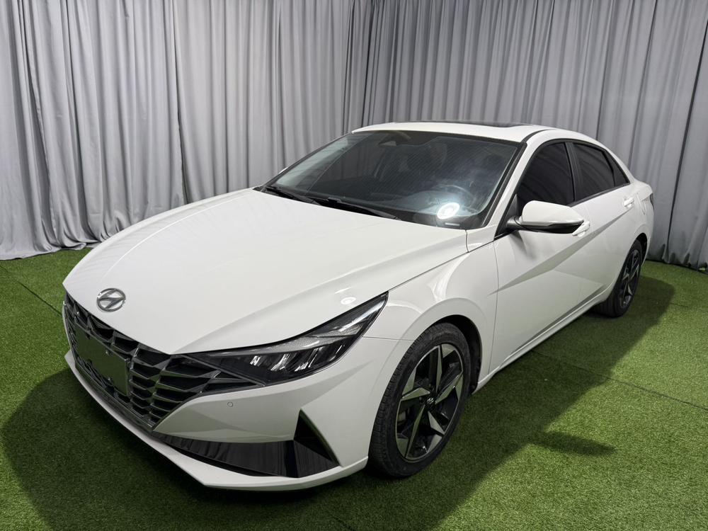 Hyundai Elantra 2022 1.5L CVT LUX Premium Edition
