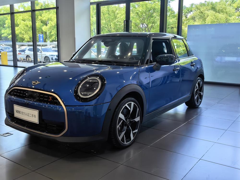 MINI MINI 2025 2.0T COOPER S five-door version Artist