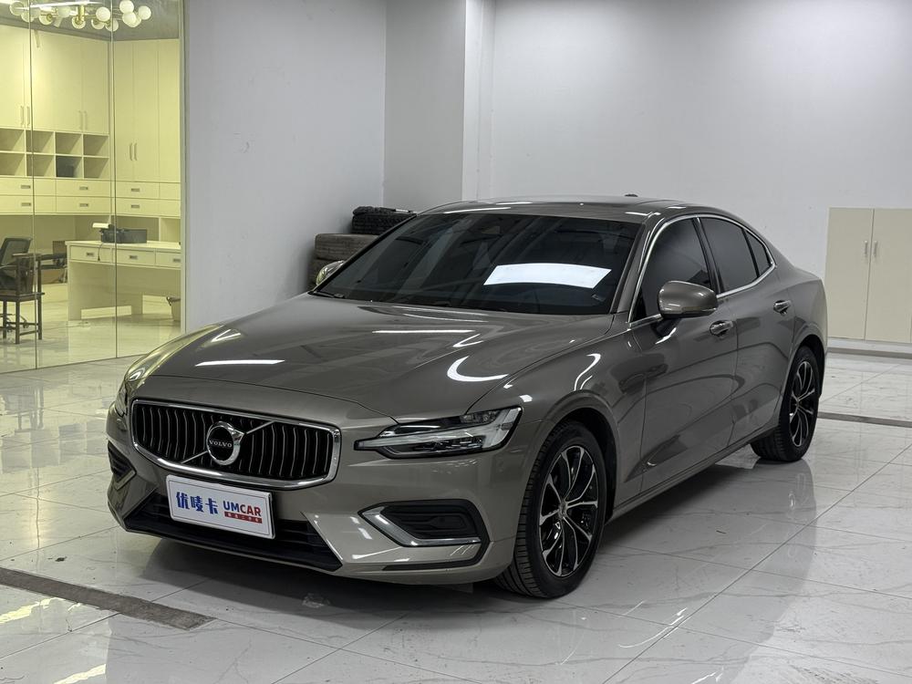 Volvo_Asia_Pacific Volvo S60 2022 B4 Zhiyi Luxury Edition