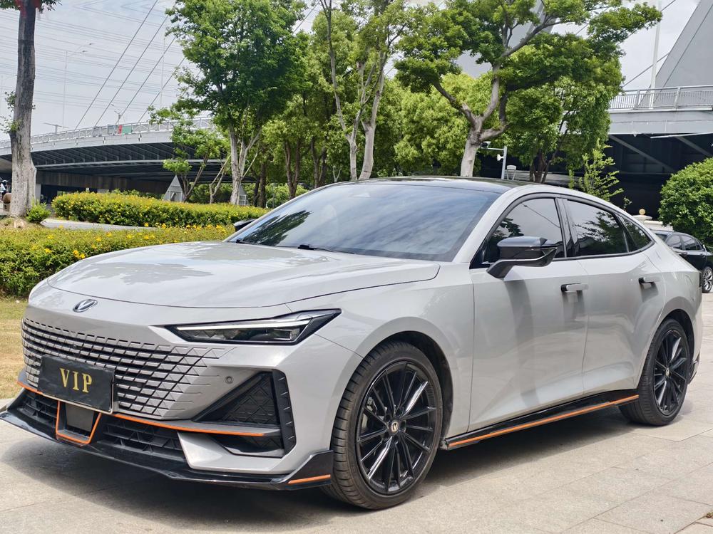 Changan Changan UNI-V 2022 1.5T sports version
