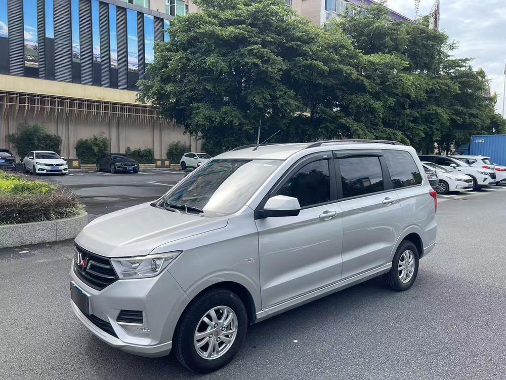 Wuling Wuling Hongguang 2025 1.5L manual comfort model