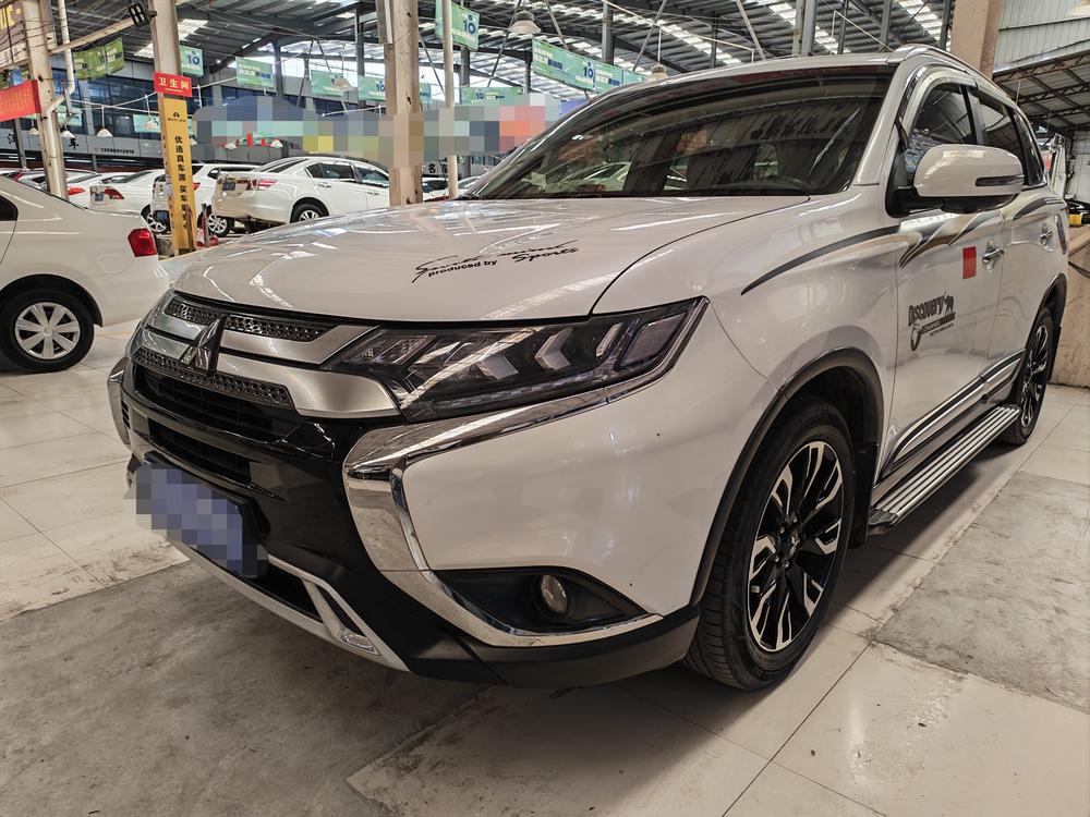 Mitsubishi Outlander 2020 2.4L four-wheel drive exclusive version 7 seats