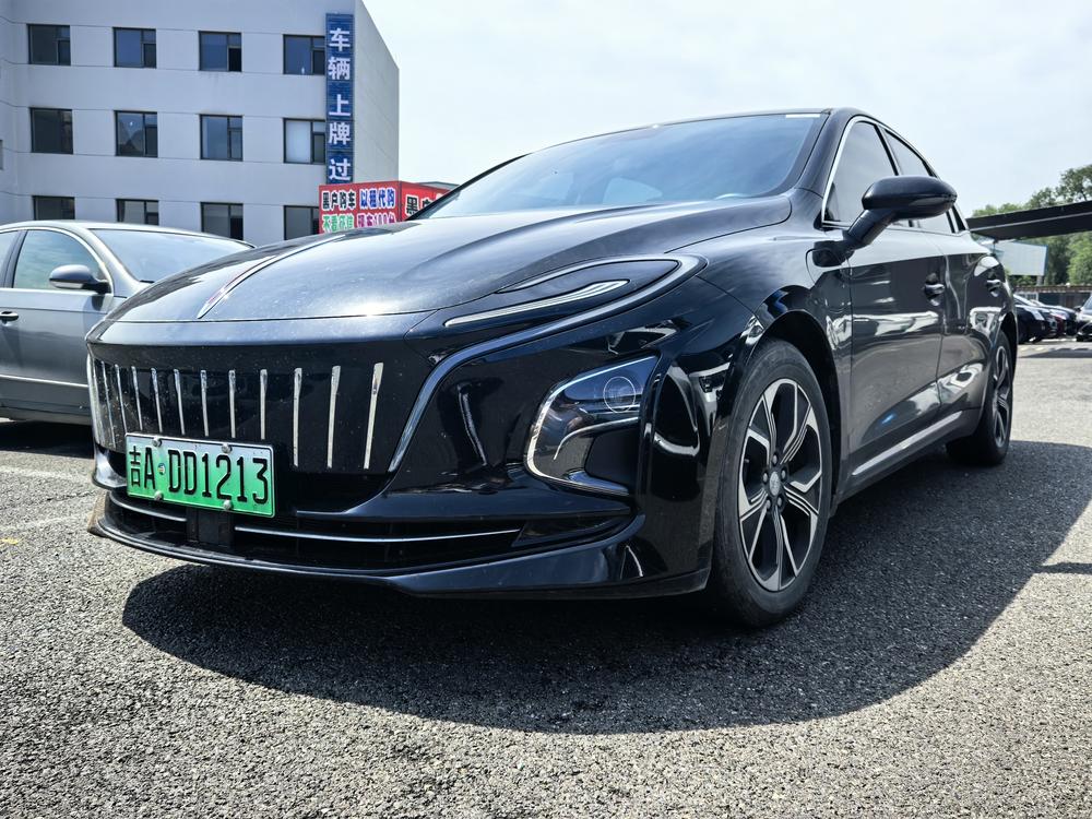 FAW_Hongqi Hongqi E-QM5 2024 model 450KM travel version 100kW