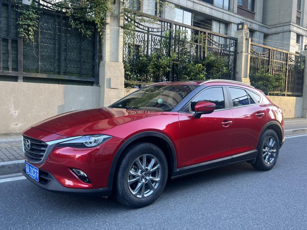 Mazda Mazda CX-4 2018 2.0L automatic two-wheel drive blue sky grade upgraded version National V