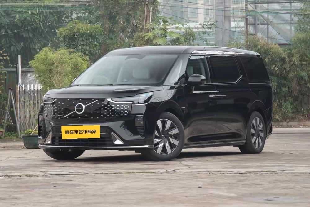 Volvo_Asia_Pacific Volvo EM90 2025 Ultra six-seater