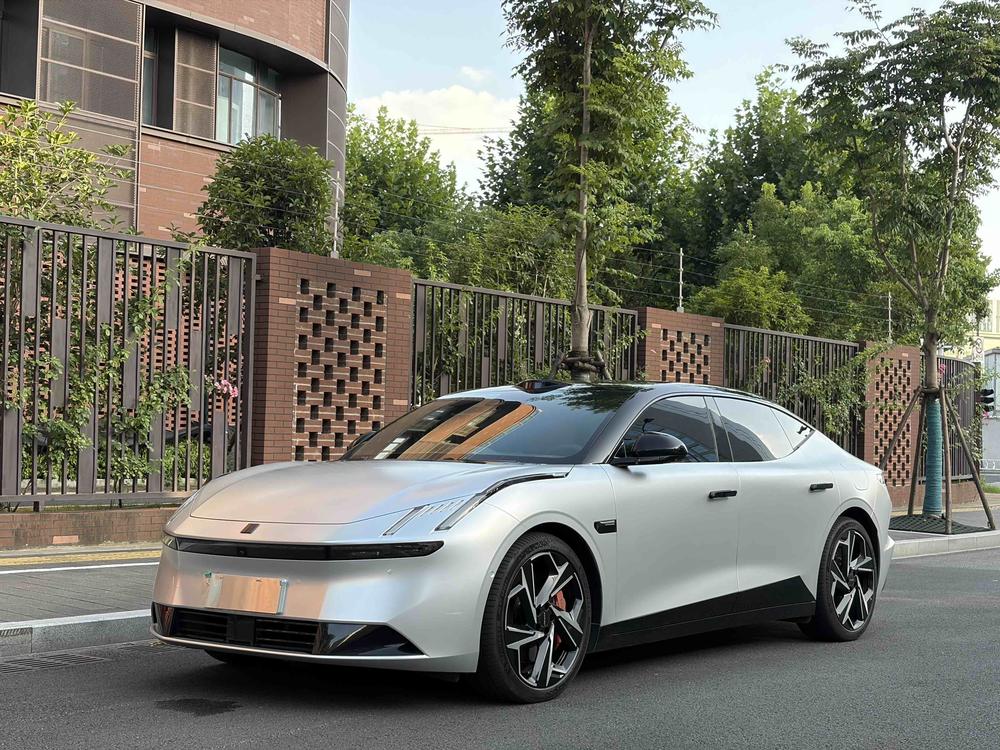 Lynk_&_Co Lynk & Co Z10 2024 95kWh 702km four-wheel drive smart driving Ultra