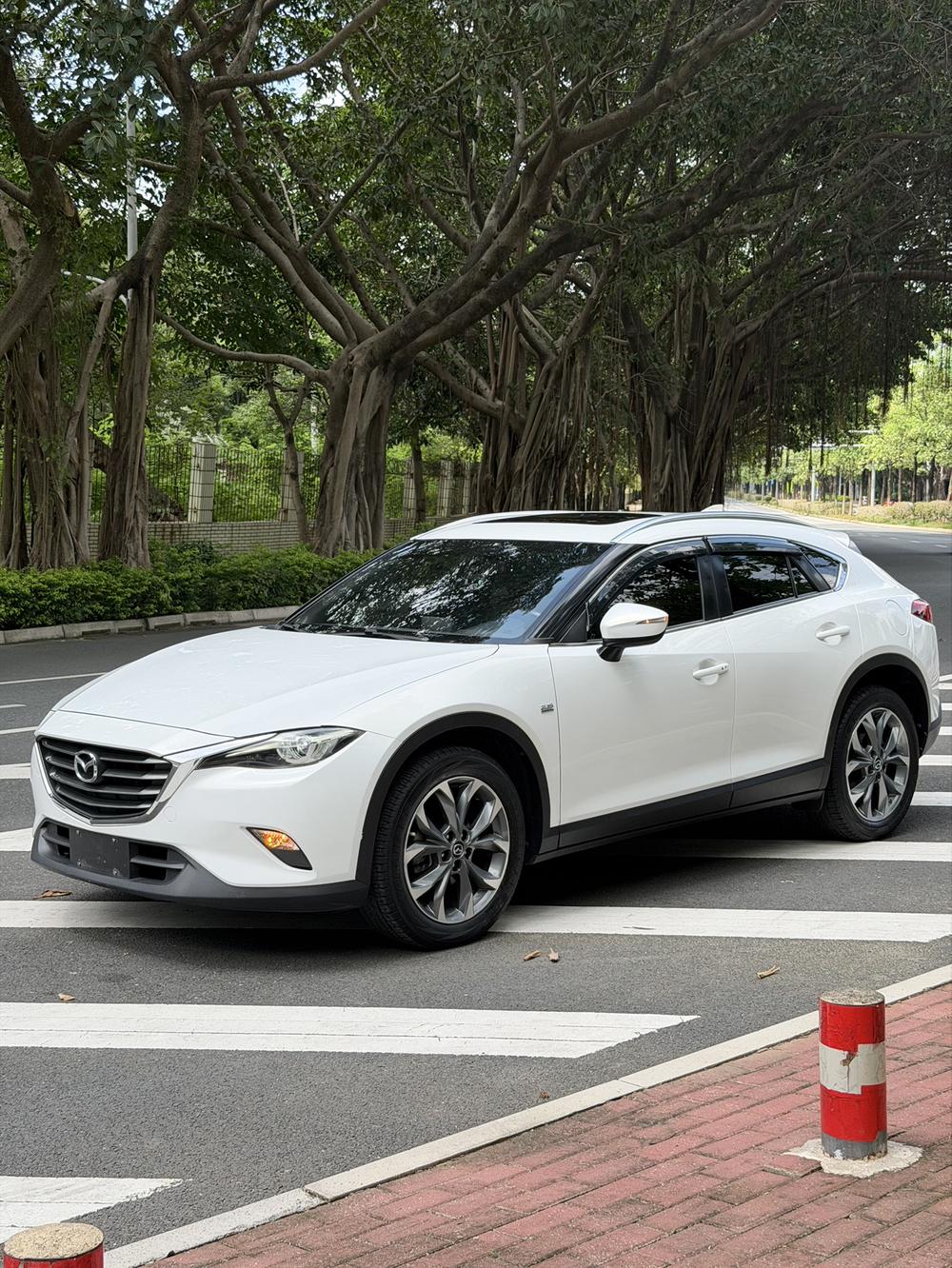 Mazda Mazda CX-4 2018 2.5L automatic four-wheel drive blue sky sports version National VI