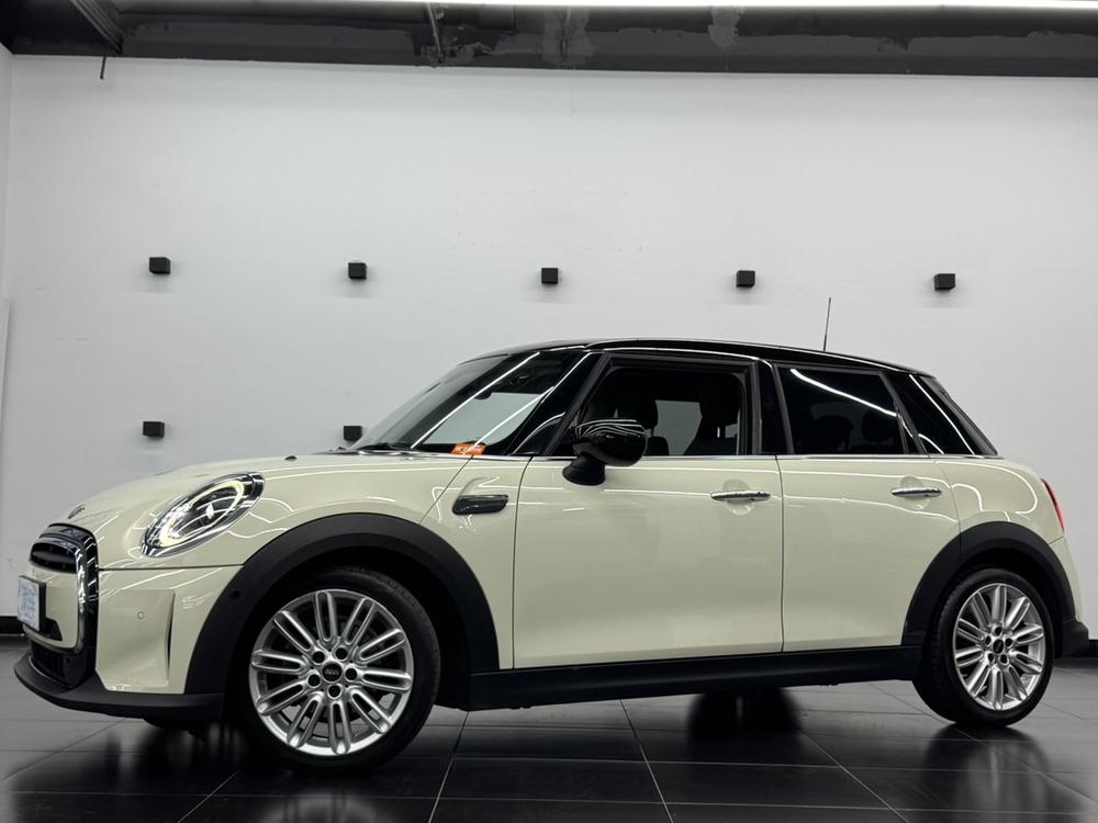 MINI MINI 2022 facelift 1.5T COOPER Artist five-door version