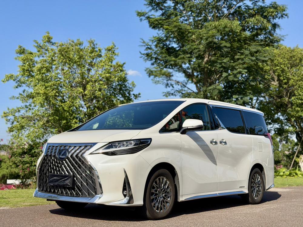 Lexus Lexus LM 2020 300h E-Four Four-Seater Imperial Edition