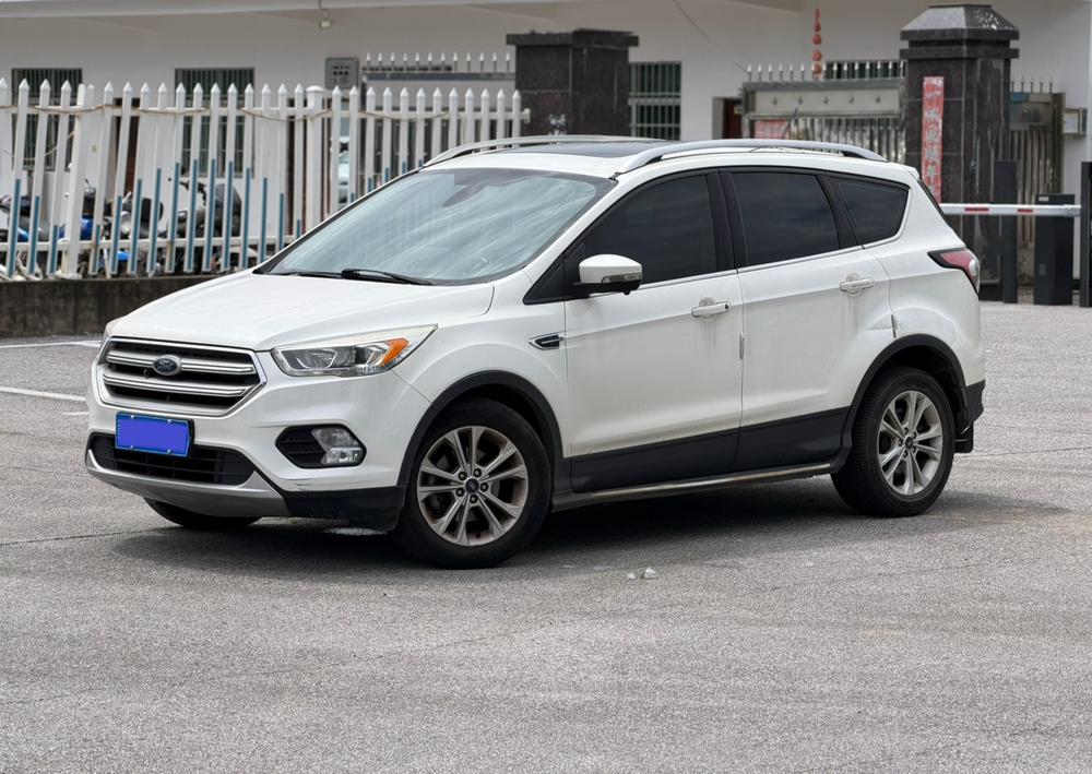 Ford Escape 2018 EcoBoost 180 two-wheel drive platinum airfoil