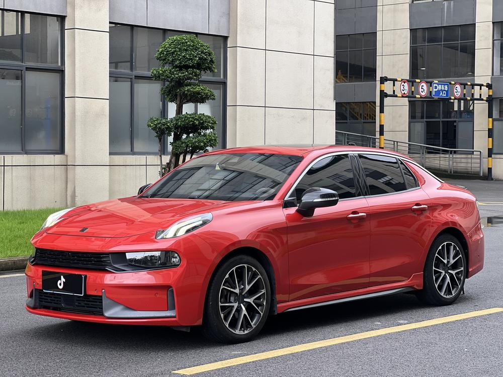 Lynk_&_Co Lynk & Co 03 2019 1.5TD DCT Pro version