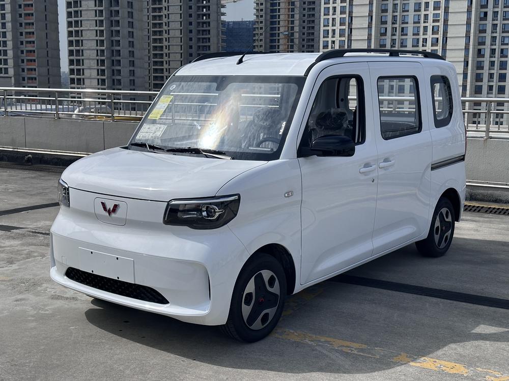 Wuling Wulingzhiguang EV 2025 aggressive model