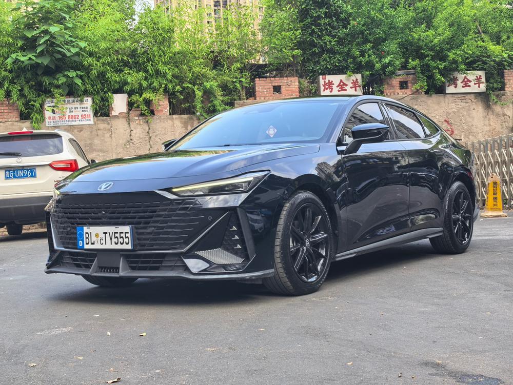 Changan Changan UNI-V 2023 1.5T exclusive model