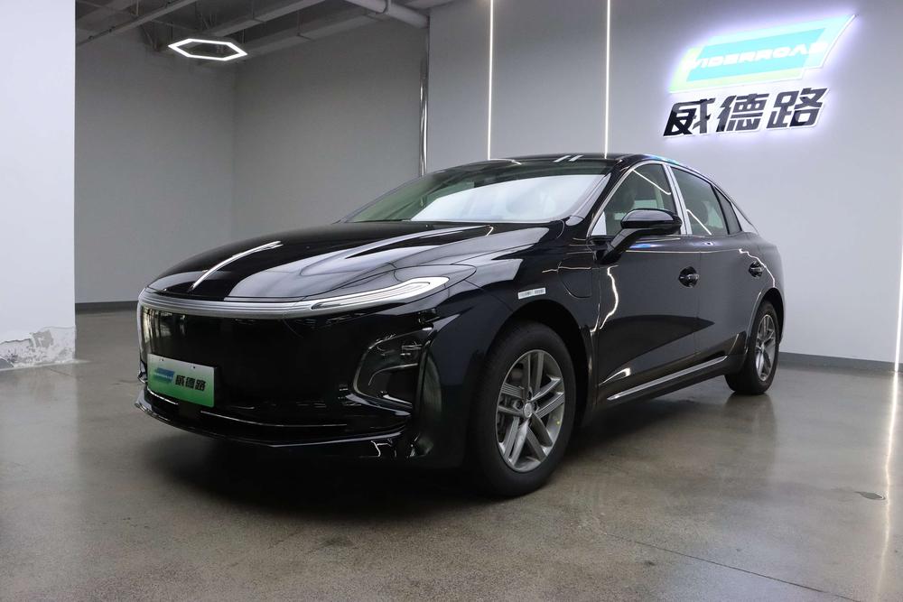 FAW_Hongqi Hongqi E-QM5 2025 500KM travel version