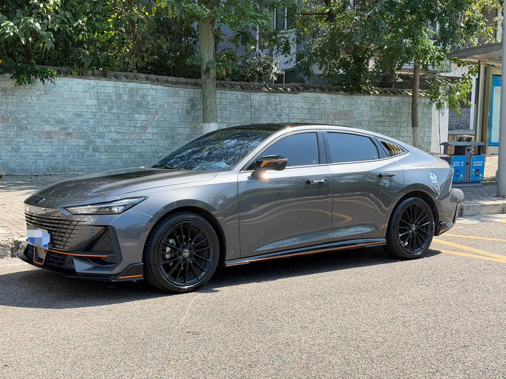 Changan Changan UNI-V 2022 1.5T sports version