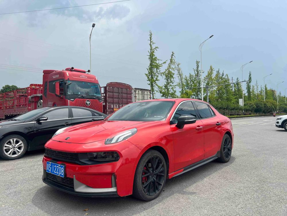 Lynk_&_Co Lynk & Co 03 2019 1.5TD DCT Pro version