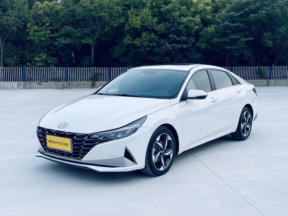 Hyundai Elantra 2022 1.5L CVT LUX Premium Edition