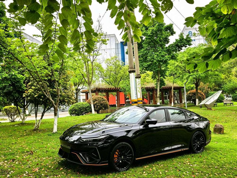 Changan Changan UNI-V 2025 third generation 2.0T powerful model
