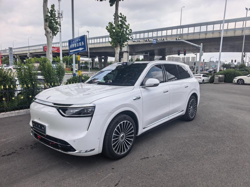 Cyrus_Automobiles Wenjie M8 2025 extended range Max+ six-seat four-wheel drive version (192-line lidar)
