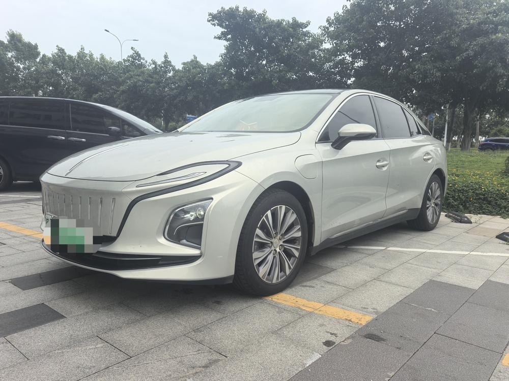 FAW_Hongqi Hongqi E-QM5 2022 charging 431km enjoyment version 5 seats