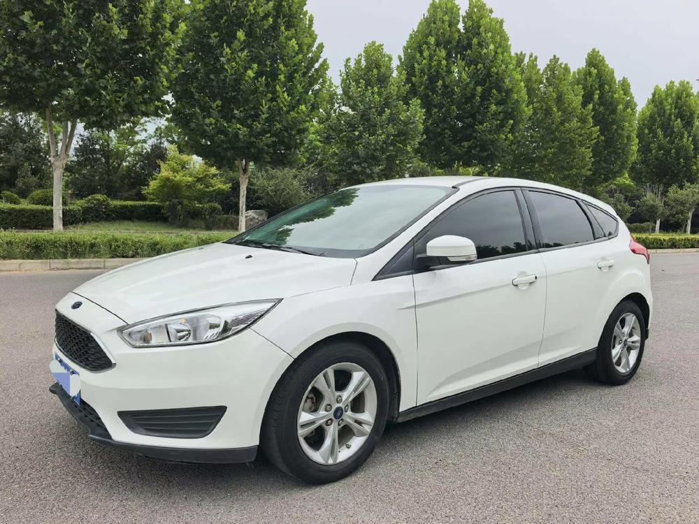 Ford Focus 2018 Classic Edition Hatchback 1.6L Automatic Comfort Smart Travel Edition
