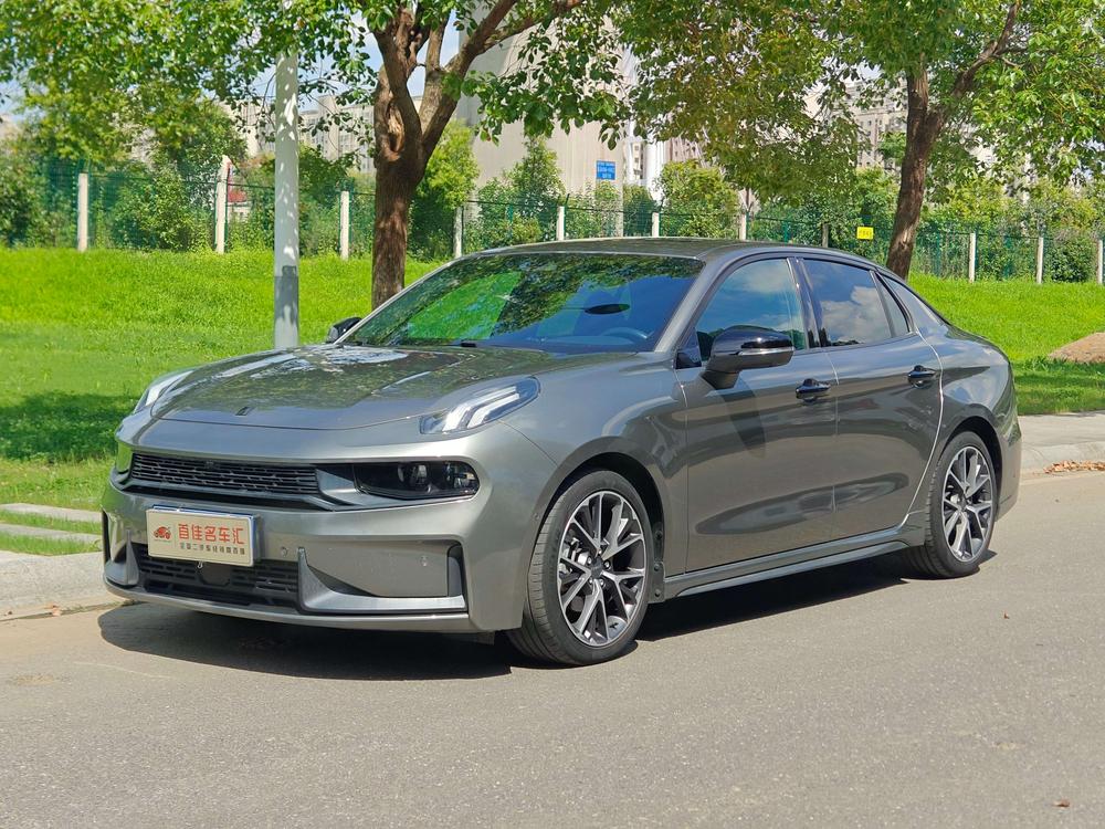 Lynk_&_Co Lynk & Co 03 2022 1.5TD DCT Pro
